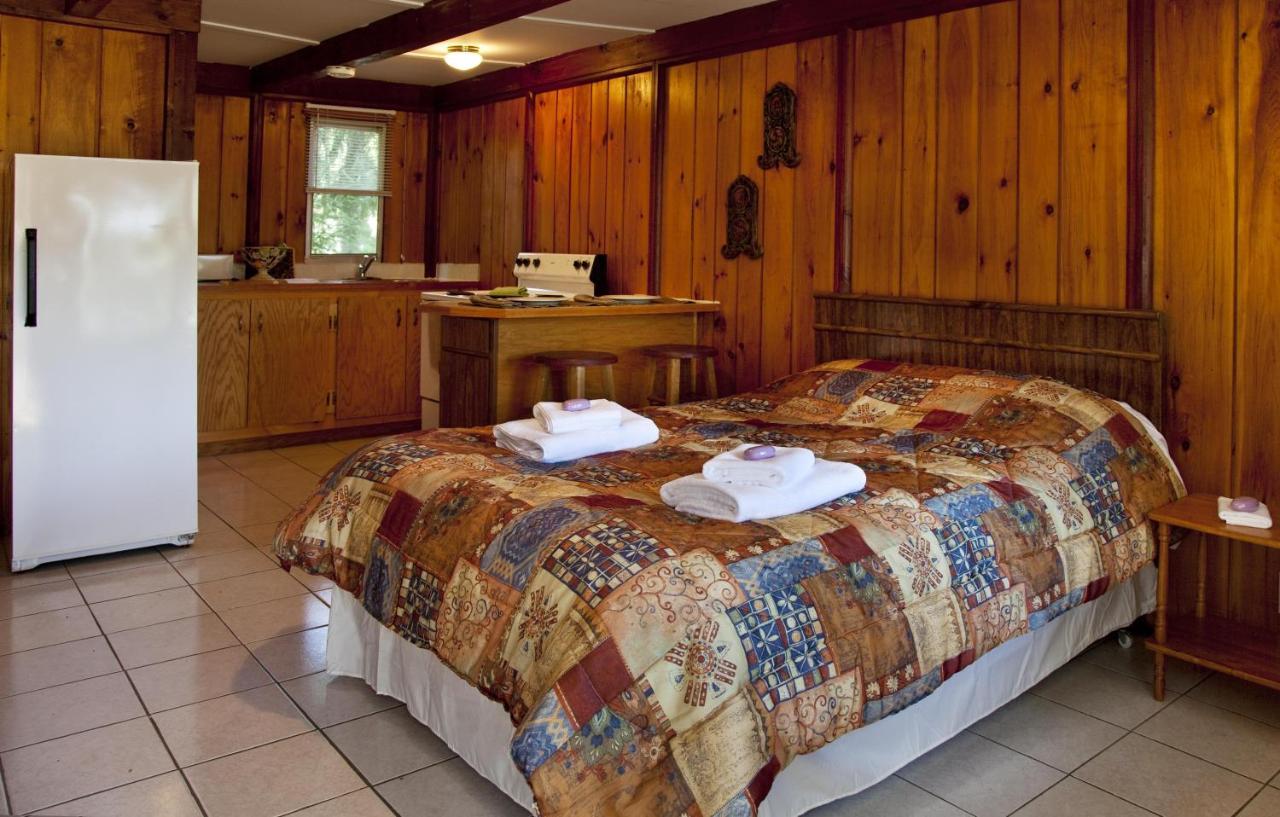 Rock Castle Resort Lake George Exterior foto